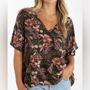 Natural Life size M Rayon short sleeve v-neck brown floral lightweight top boho